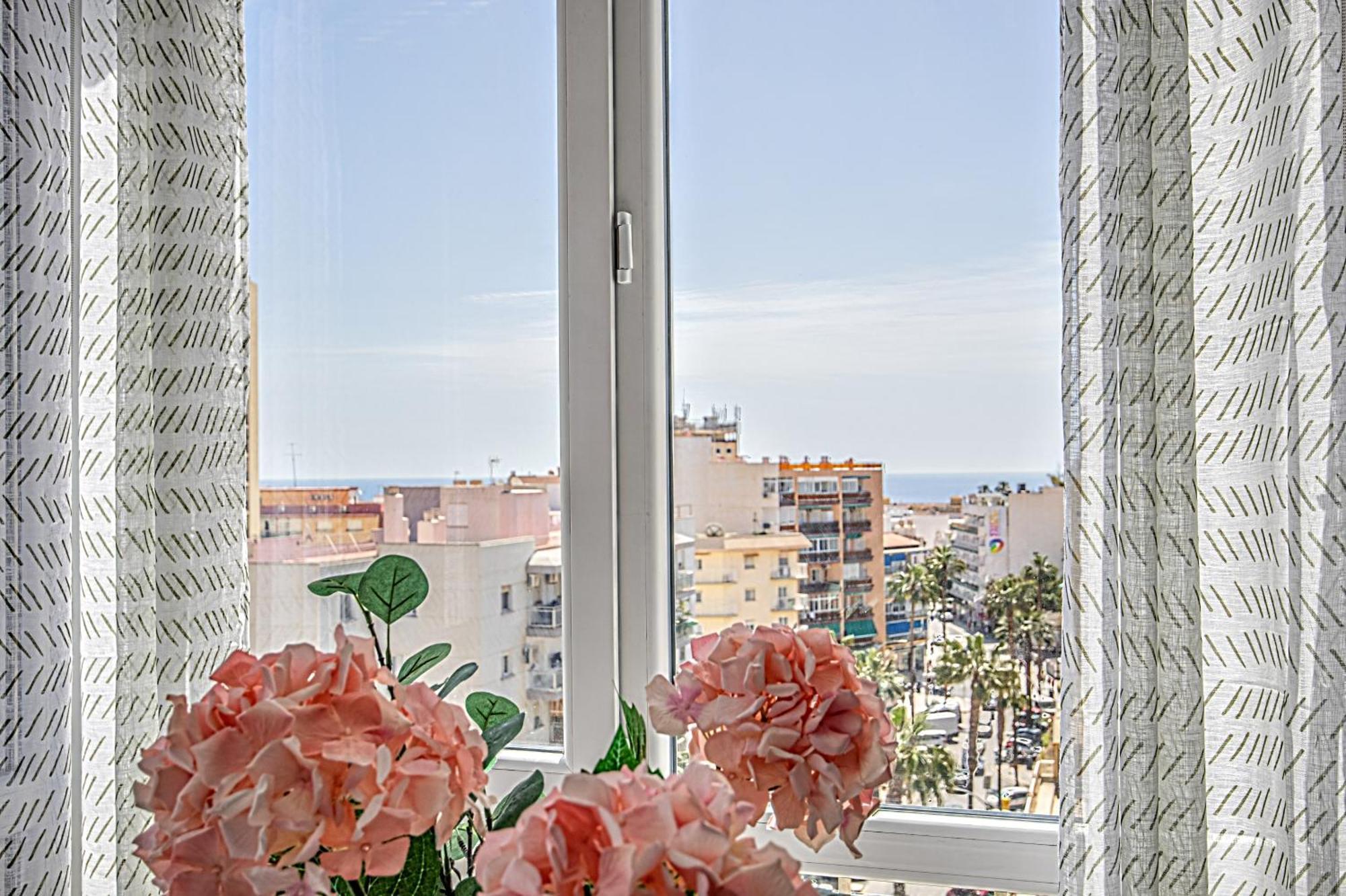Elegant Studio With Pool And Seaview Torremolinos Exteriör bild